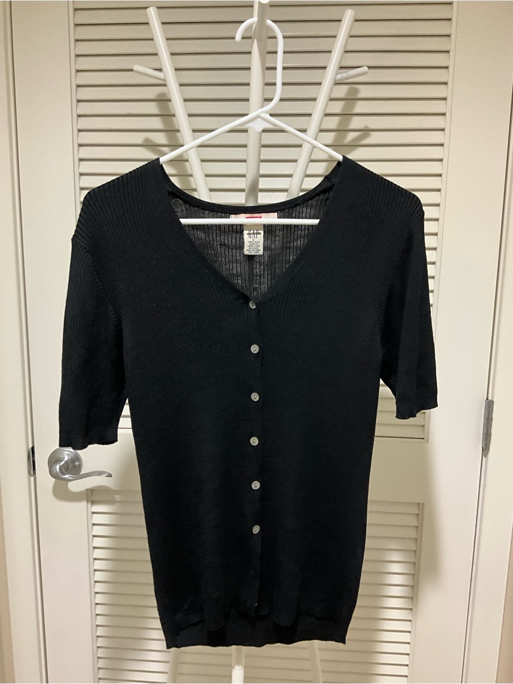 GAP 100% Silk Black Ribbed V-Neck Button Front Top